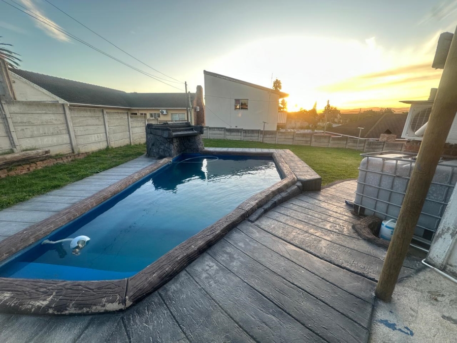 3 Bedroom Property for Sale in Bothasrus Eastern Cape